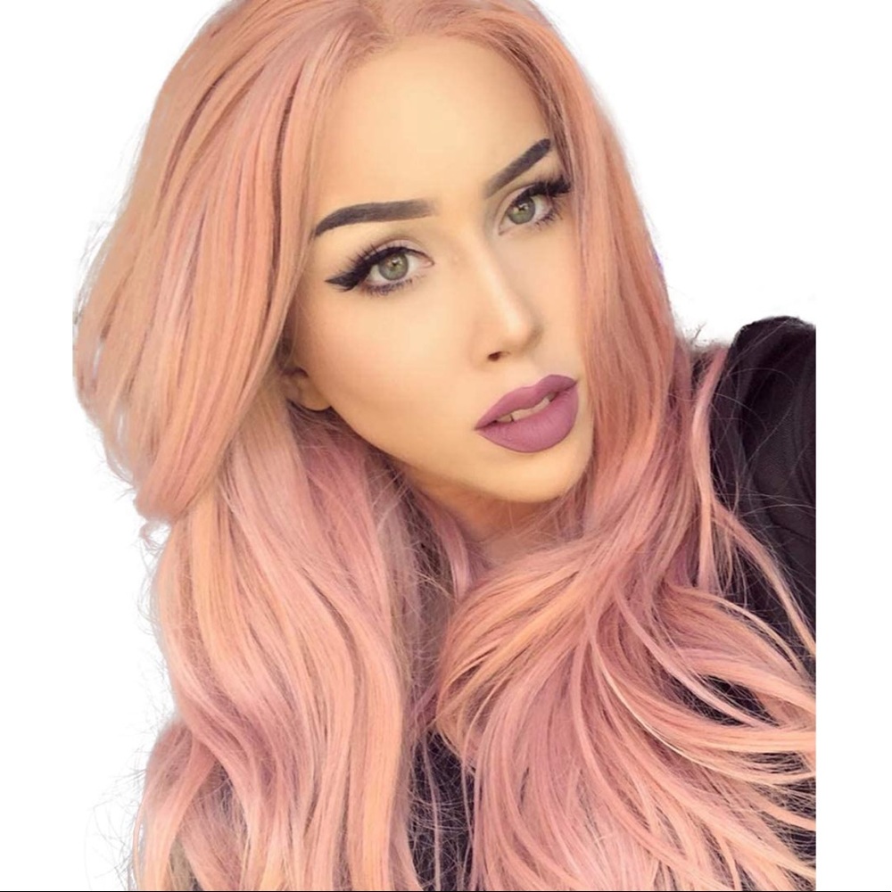 🧡 Light Pink Wig 22”